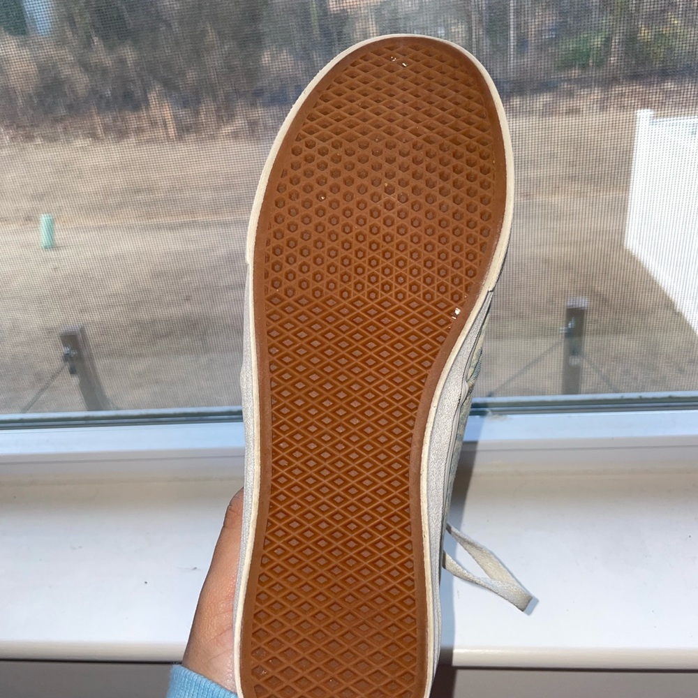 Vans - Picture 3 of 3